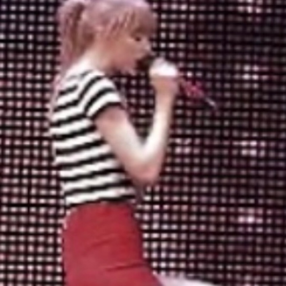 Alice Collection Taylor Swift Sorts/ Sz. 8